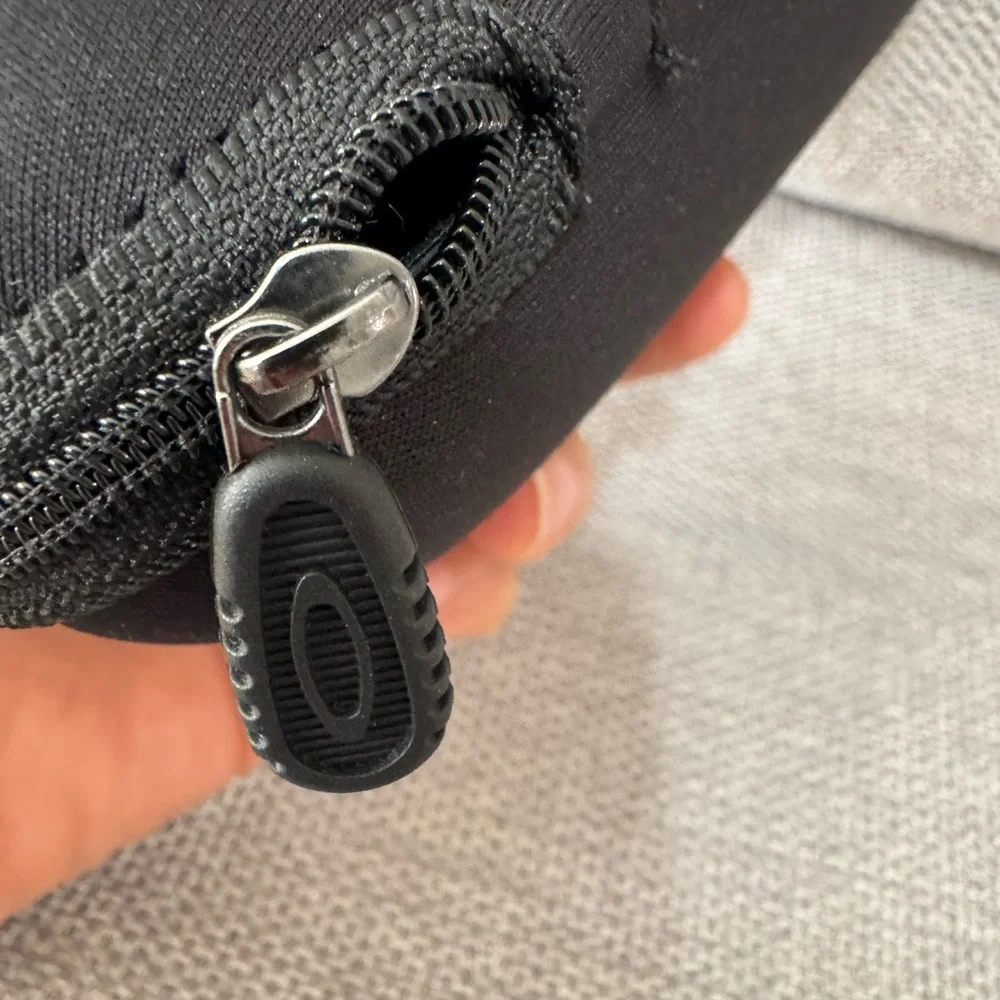 Oakley Sleek Black VR Case